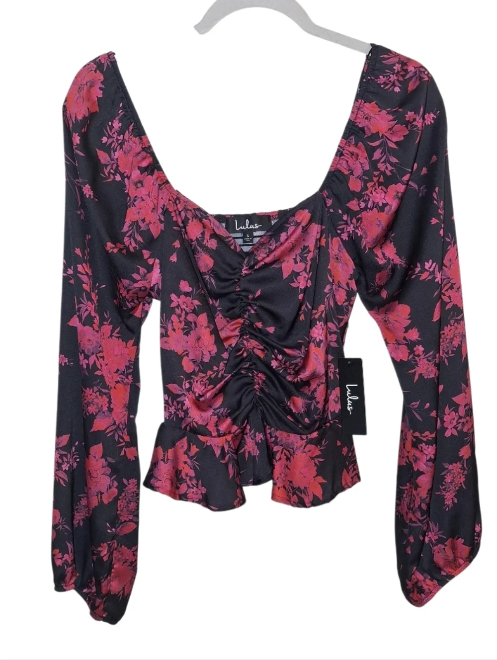 NWT Lulus Black Red Floral Romantic Smocked Back Top Size Small - Picture 2 of 4